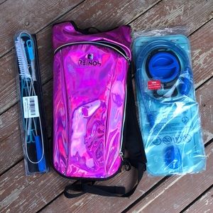 NEVER USED Reinos Hydration Backpack +Cleaning Kit